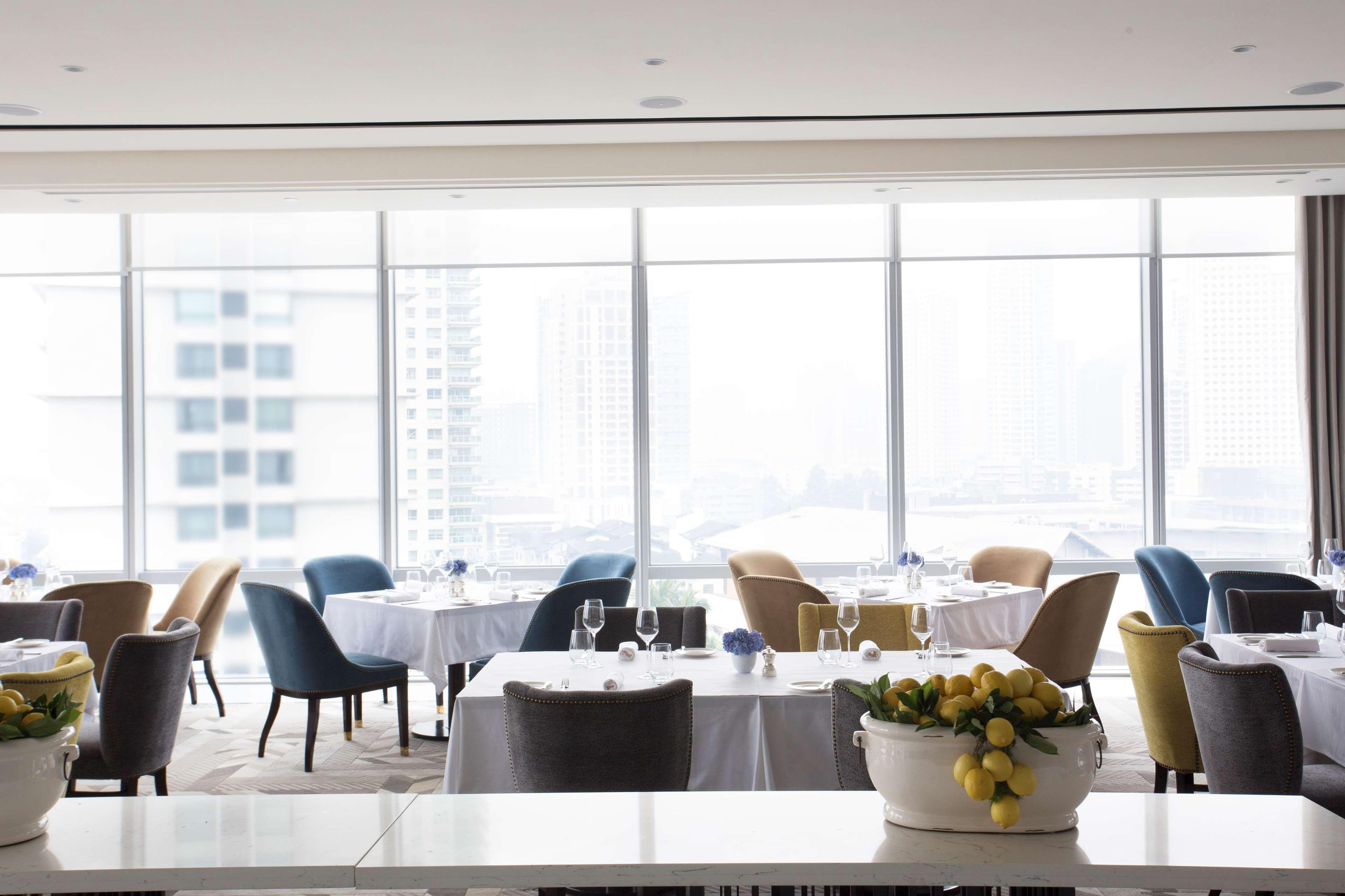 Raffles Makati Hotell Makati City Exteriör bild