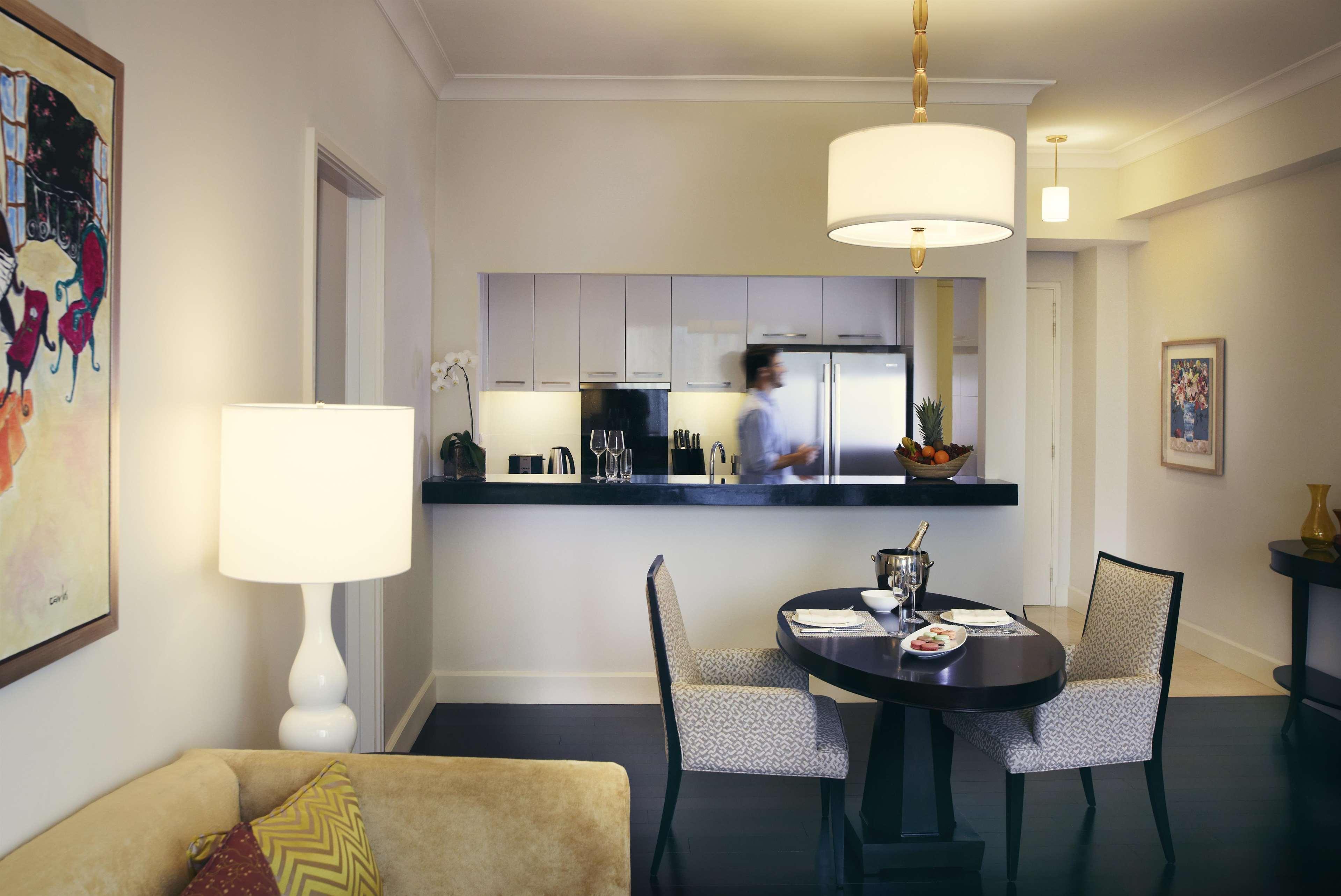 Raffles Makati Hotell Makati City Exteriör bild